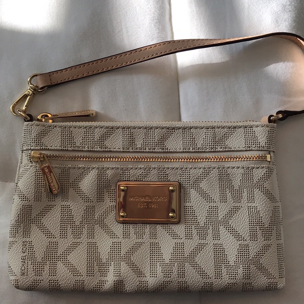Michael Kors Wristlet